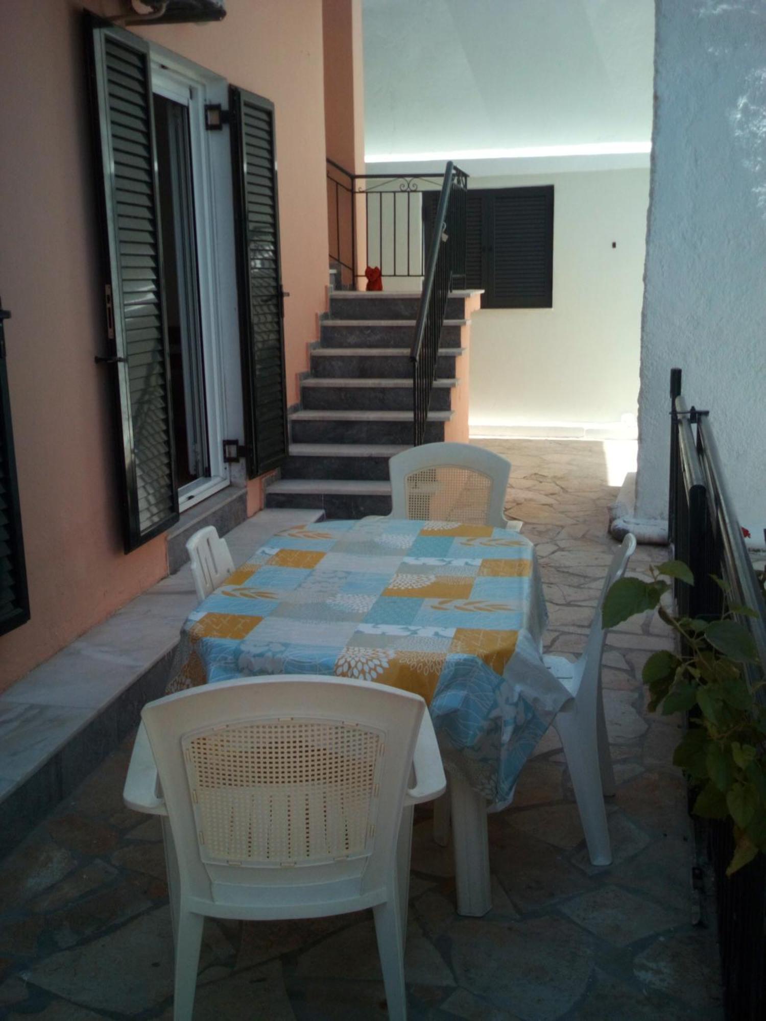 Georgia Beach Apartments Mesongí Buitenkant foto